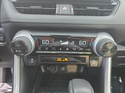 Used 2024 Toyota RAV4 XLE AWD/4WD image 25