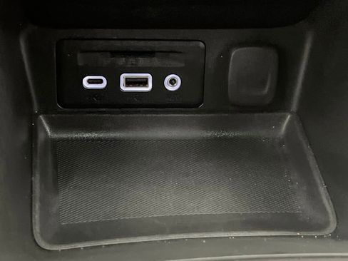 Used 2024 GMC Terrain SLT image 48