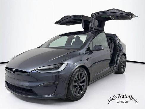 Used 2024 Tesla Model X AWD/4WD image 3