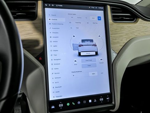 Used 2018 Tesla Model X 75D image 32