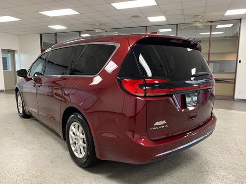 Certified 2021 Chrysler Pacifica Touring-L w/ Uconnect Theater Family Group FWD image 6