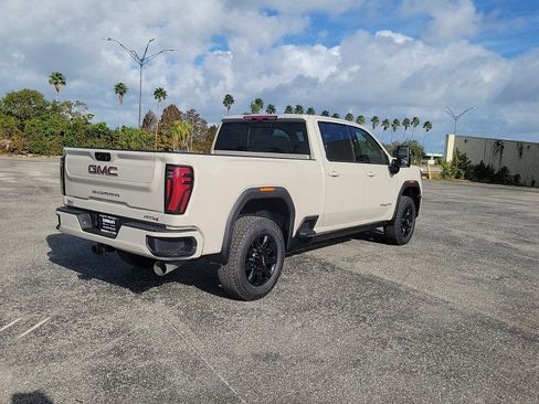 New 2026 GMC Sierra 2500 AT4 w/ AT4 Premium Plus Package image 5