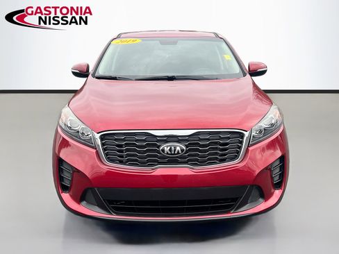 Used 2019 Kia Sorento LX image 2