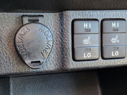 Used 2018 Toyota Corolla XLE image 25