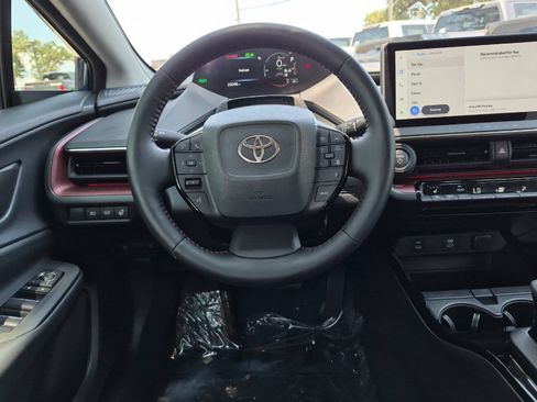 Used 2025 Toyota Prius Plug-In Hybrid FWD image 13