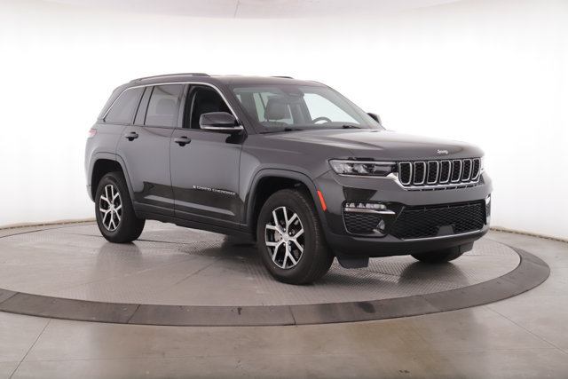 Used 2024 Jeep Grand Cherokee Limited AWD/4WD image 2