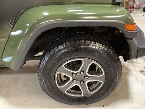 Used 2021 Jeep Wrangler Unlimited Sport image 17