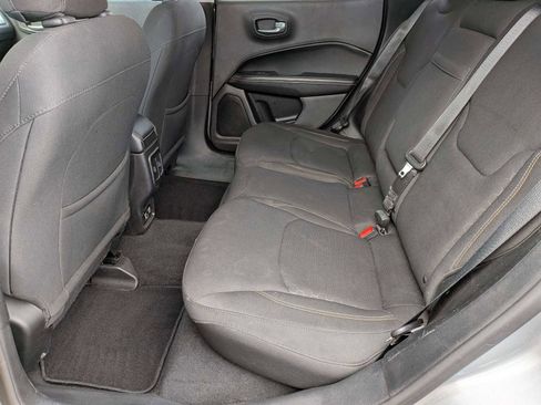 Used 2018 Jeep Compass Latitude w/ Popular Equipment Group image 12