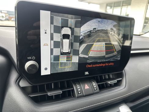 Used 2025 Toyota RAV4 Limited image 18