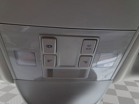 New 2025 Volkswagen Taos SE image 31