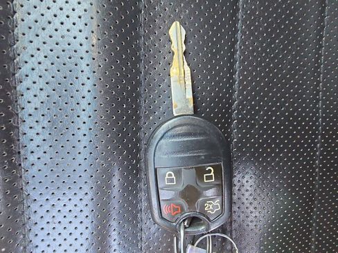 Used 2013 Ford Mustang Premium RWD image 33