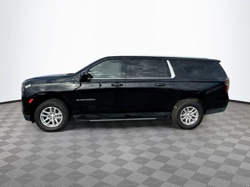 Used 2022 Chevrolet Suburban LT image 8
