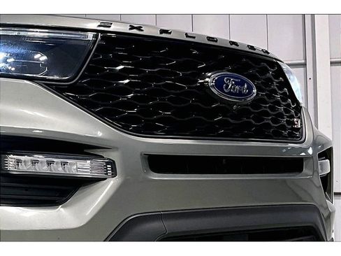 Used 2020 Ford Explorer ST image 30