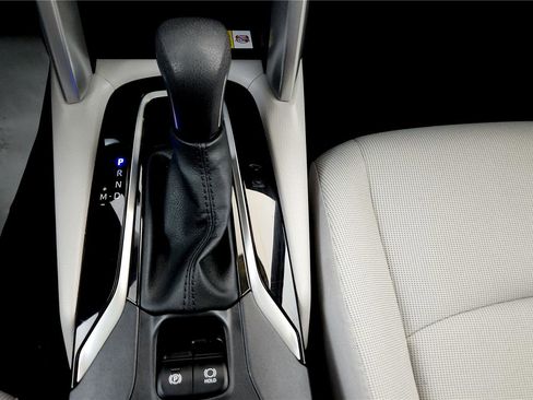 Certified 2023 Toyota Corolla Cross LE image 41