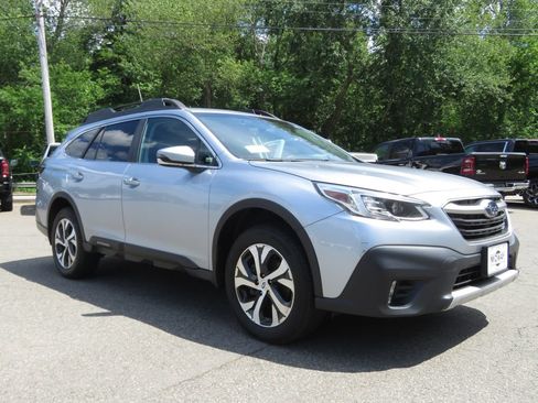 Used 2020 Subaru Outback Limited AWD/4WD image 3