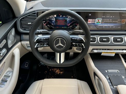 New 2026 Mercedes-Benz GLS 450 4MATIC image 13