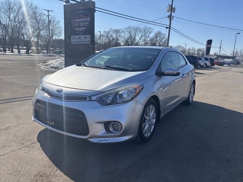 Used 2015 Kia Forte Koup EX w/ EX Premium Package image 2