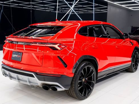 Used 2021 Lamborghini Urus image 19