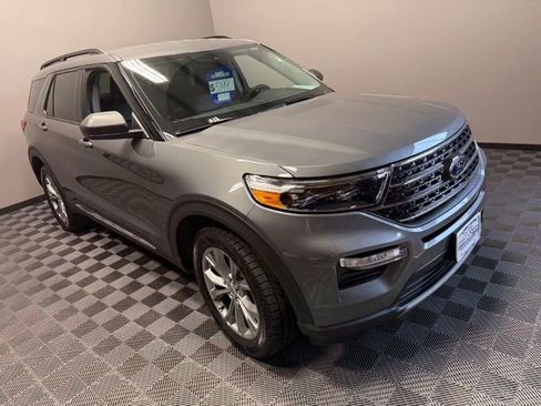 Used 2023 Ford Explorer XLT w/ Equipment Group 202A AWD/4WD image 2