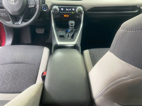 Used 2021 Toyota RAV4 XLE image 11