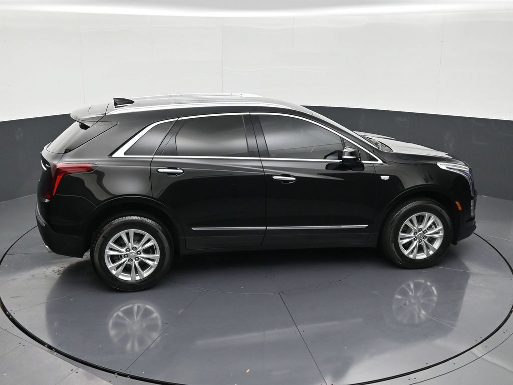 Certified 2025 Cadillac XT5 Luxury FWD image 17