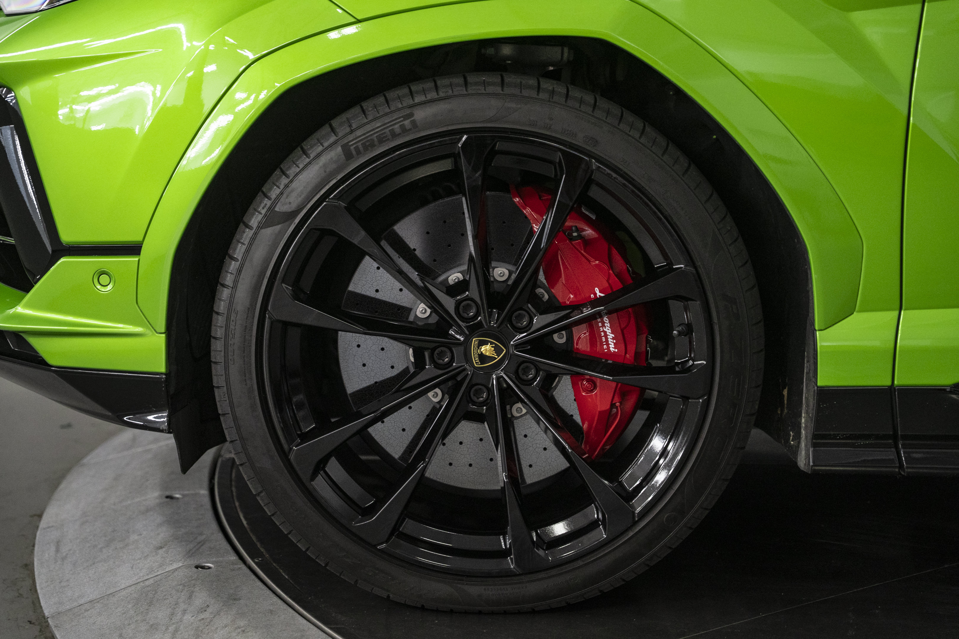 Used 2024 Lamborghini Urus S AWD/4WD image 14