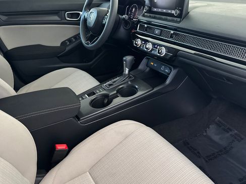 Used 2023 Honda Civic LX image 31
