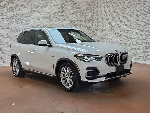 Used 2022 BMW X5 xDrive45e image 1