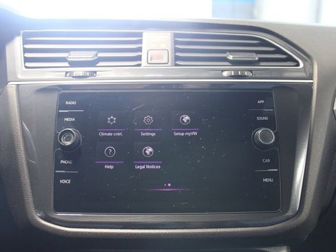 Used 2024 Volkswagen Tiguan SE R-Line AWD/4WD image 18