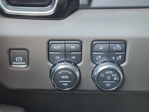 Used 2024 GMC Sierra 2500 Denali w/ Denali Reserve Package image 29