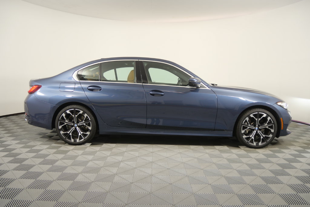 Certified 2026 BMW 330i Sedan RWD image 3