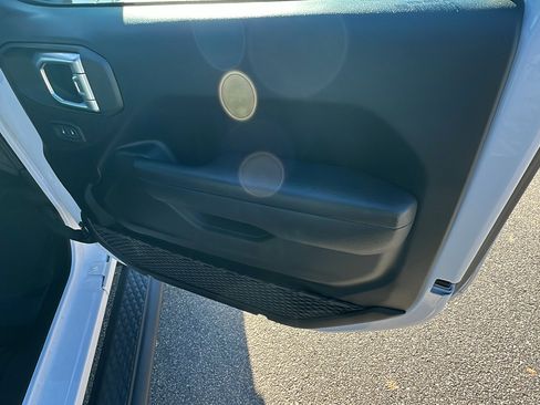 Used 2024 Jeep Gladiator Sport image 19