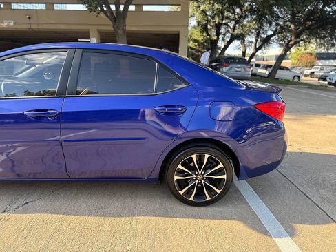 Used 2018 Toyota Corolla XSE FWD image 3