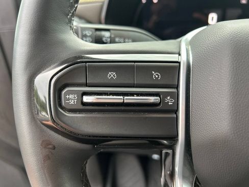 Used 2025 Chevrolet Colorado ZR2 w/ Technology Package AWD/4WD image 25