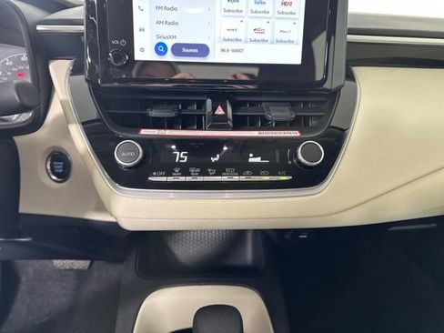 Used 2025 Toyota Corolla LE image 23