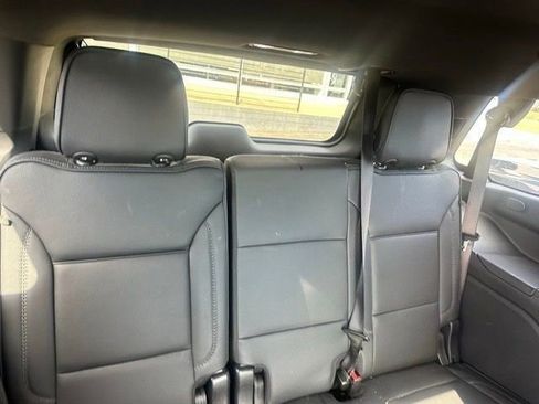 Used 2024 GMC Yukon Denali w/ Advanced Technology Package image 22