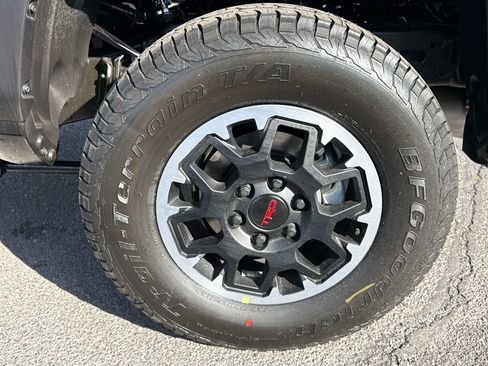 Used 2026 Toyota Tacoma TRD Off-Road AWD/4WD image 7