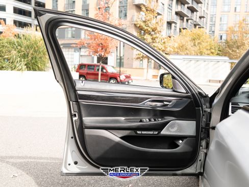 Used 2016 BMW 750i xDrive image 47