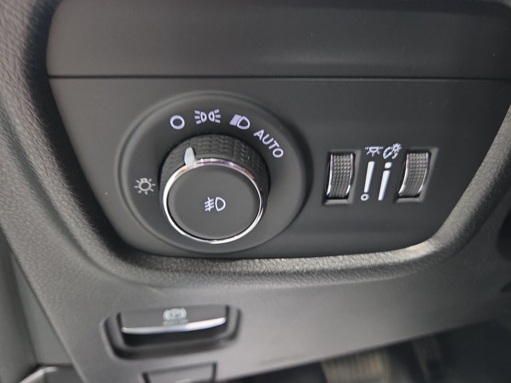 Used 2023 Jeep Grand Cherokee L Limited AWD/4WD image 34