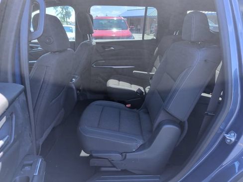 Used 2024 Chevrolet Traverse LT FWD image 21