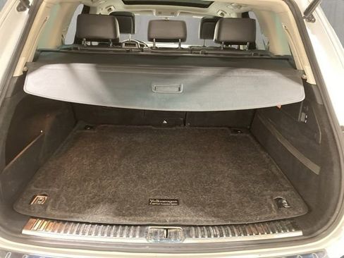 Used 2016 Volkswagen Touareg Sport image 19