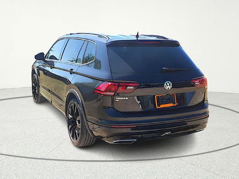 Used 2021 Volkswagen Tiguan SE R-Line image 5