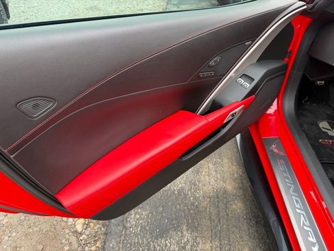 Used 2014 Chevrolet Corvette Z51 w/ 2LT Preferred Equipment Group image 12