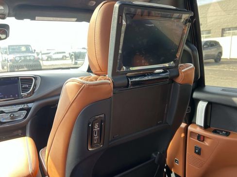New 2026 Chrysler Pacifica Pinnacle image 10