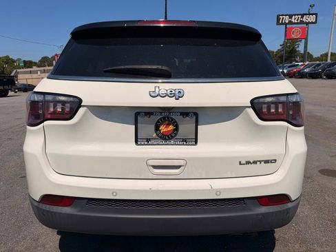 Used 2018 Jeep Compass Limited w/ Safe & Security Group FWD image 4