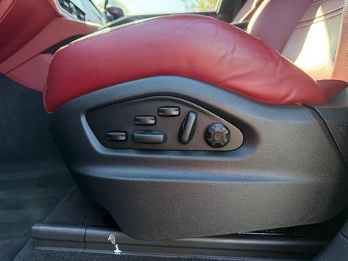 Certified 2023 Porsche Cayenne Turbo AWD/4WD image 29