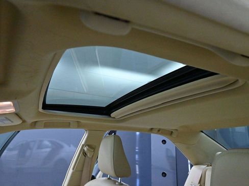 Used 2017 Toyota Camry XLE image 27