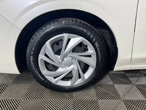 Used 2024 Subaru Impreza 2.0i AWD/4WD image 17