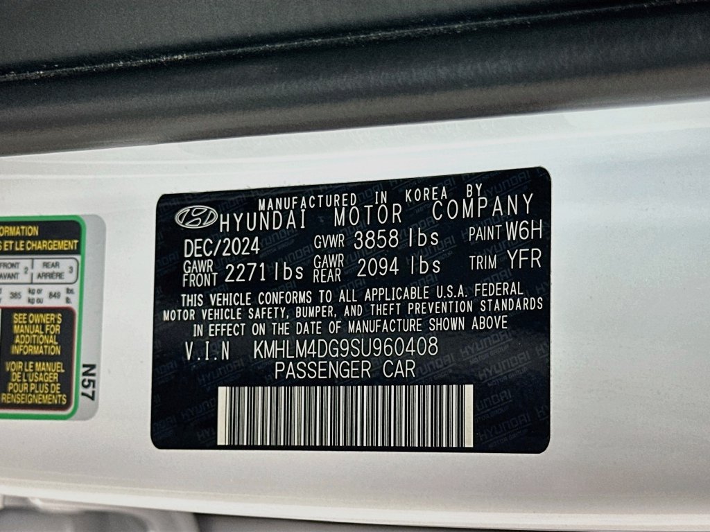 Used 2025 Hyundai Elantra Sport FWD image 29