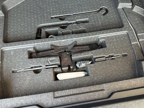 Used 2018 Subaru Outback 2.5i Limited image 44